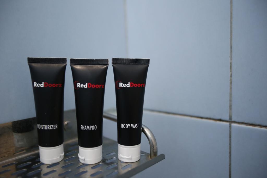 Reddoorz @ Radio Dalam Hotel Jakarta Exterior photo